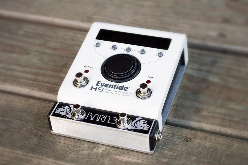An Barn 3 OX9 guitar pedal for Eventide H9 with the letter x on its auxiliary switch.
